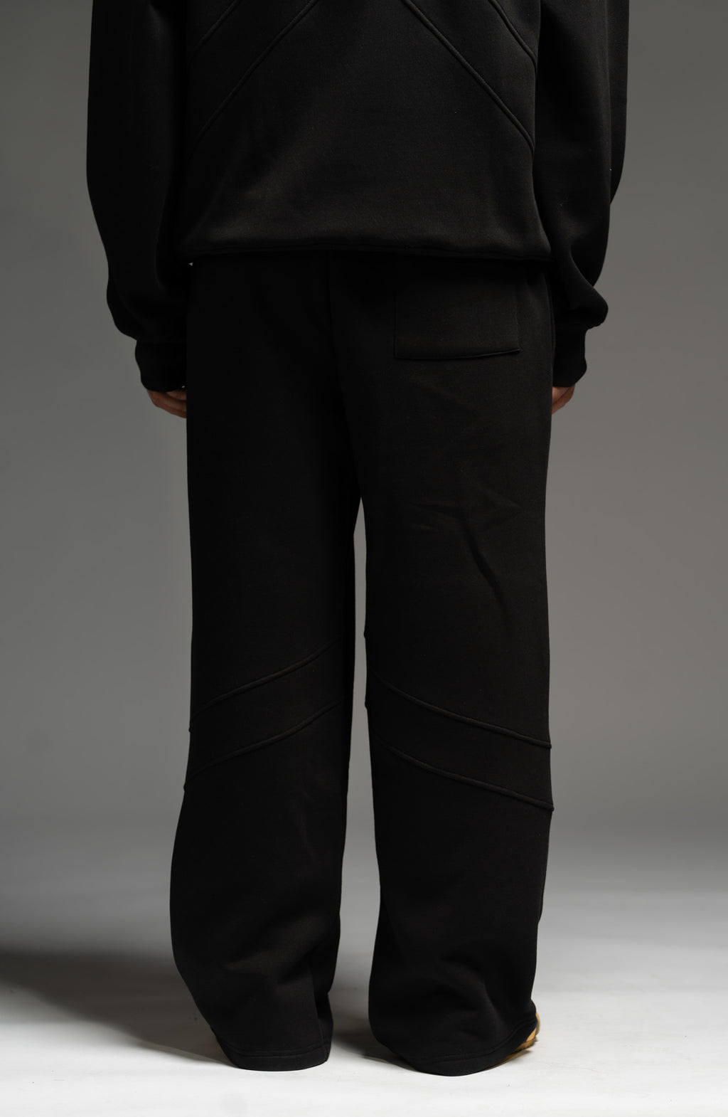 RUENE Black Sweatpants